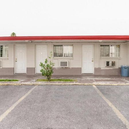 Oyo Gateway Motel Las Vegas North Strip/Fremont St. Area Ngoại thất bức ảnh