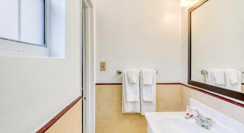 Oyo Gateway Motel Las Vegas North Strip/Fremont St. Area Ngoại thất bức ảnh