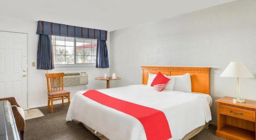 Oyo Gateway Motel Las Vegas North Strip/Fremont St. Area Ngoại thất bức ảnh