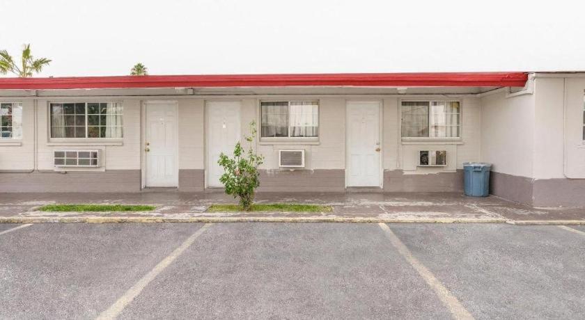 Oyo Gateway Motel Las Vegas North Strip/Fremont St. Area Ngoại thất bức ảnh